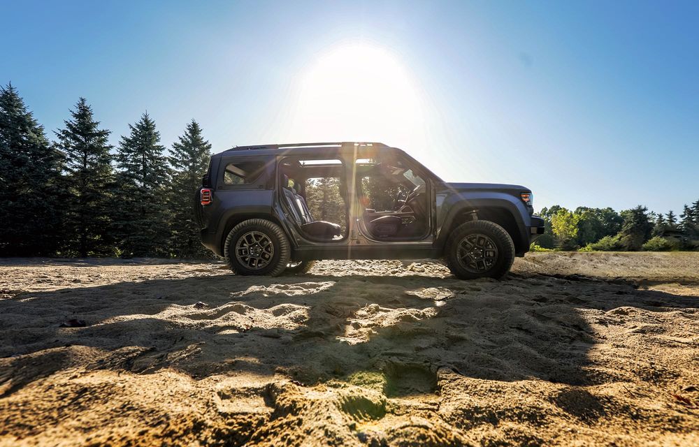 Noul Jeep Recon, un SUV electric cu 650 cai putere și uși detașabile - Poza 11 Noul Jeep Recon, un SUV electric cu 650 cai putere și uși detașabile - Poza 11