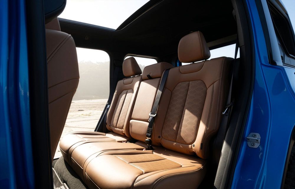 Noul Jeep Recon, un SUV electric cu 650 cai putere și uși detașabile - Poza 22 Noul Jeep Recon, un SUV electric cu 650 cai putere și uși detașabile - Poza 22