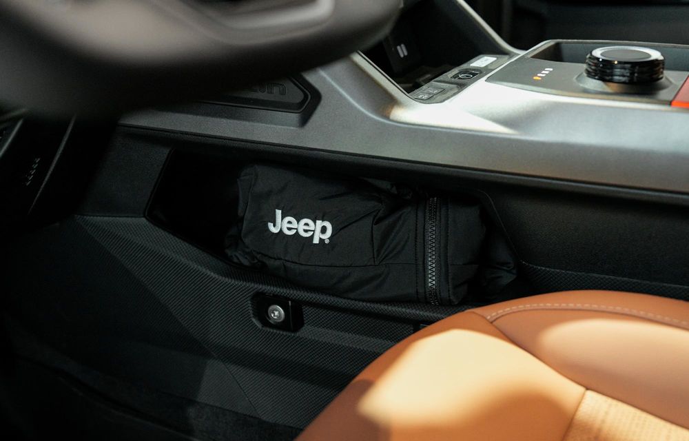 Noul Jeep Recon, un SUV electric cu 650 cai putere și uși detașabile - Poza 27 Noul Jeep Recon, un SUV electric cu 650 cai putere și uși detașabile - Poza 27