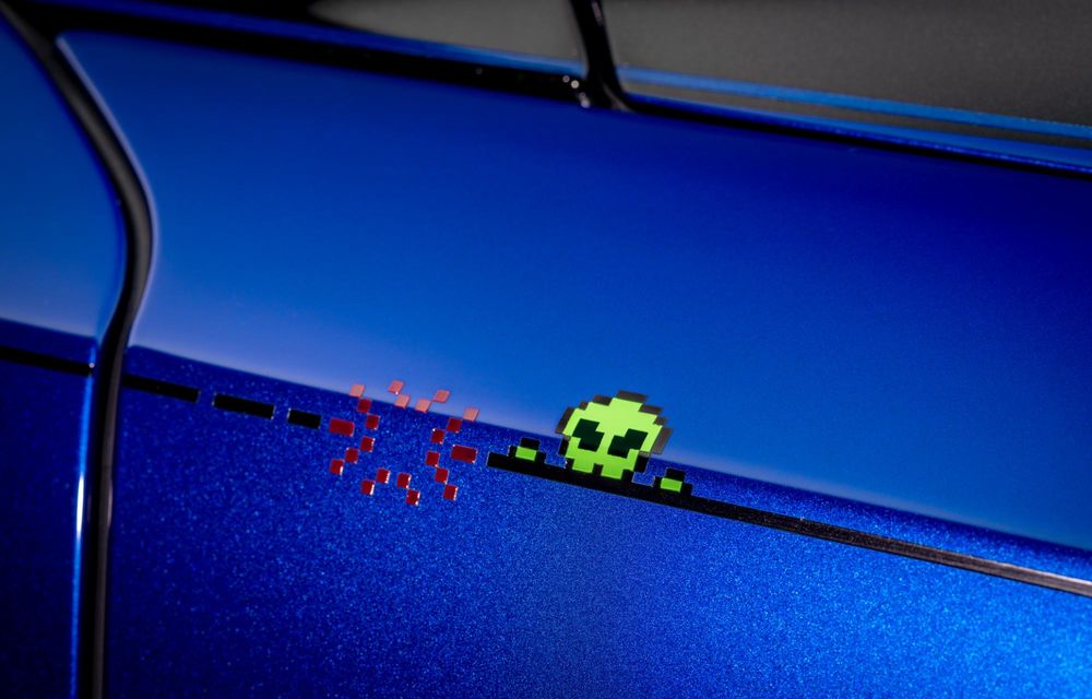 Rolls-Royce Black Badge Ghost Gamer: exemplar unicat inspirat de jocurile video din anii '80 - Poza 2