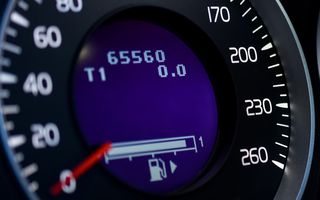 STUDIU: Mașinile vechi de 5 ani din România au kilometrajul dat înapoi în medie cu peste 70.000 km