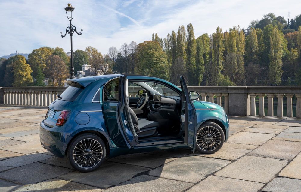 Fiat a început producția noului 500 Hybrid - Poza 7 Fiat a început producția noului 500 Hybrid - Poza 7