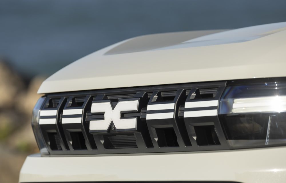 FOTOSPION: Primele imagini cu viitoarea Dacia C-Neo, un viitor rival pentru Skoda Octavia - Poza 1