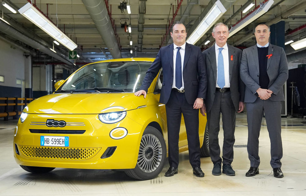 Fiat a demarat producția noului 500 Hybrid la uzina Mirafiori din Torino - Poza 1