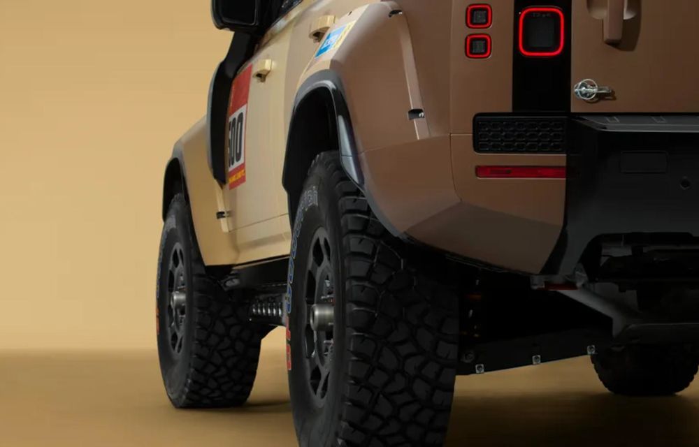 Land Rover a dezvăluit modelul Defender care va concura în Raliul Dakar - Poza 5