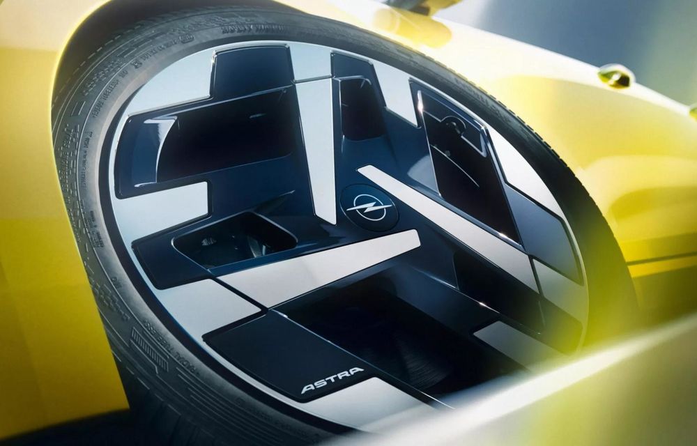 Primele imagini teaser cu noul Opel Astra facelift - Poza 4