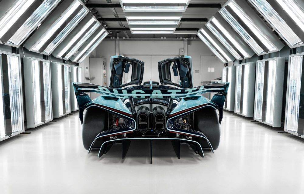 Bugatti a construit ultimul exemplar Bolide. Preț de 4 milioane euro - Poza 4