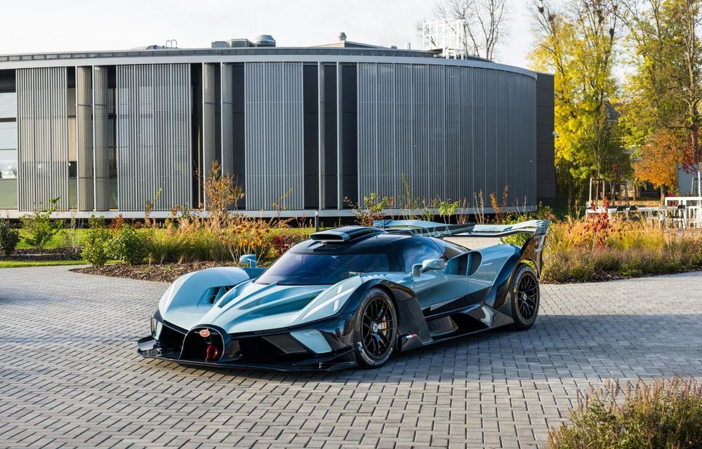 Bugatti a construit ultimul exemplar Bolide. Preț de 4 milioane euro - Poza 1