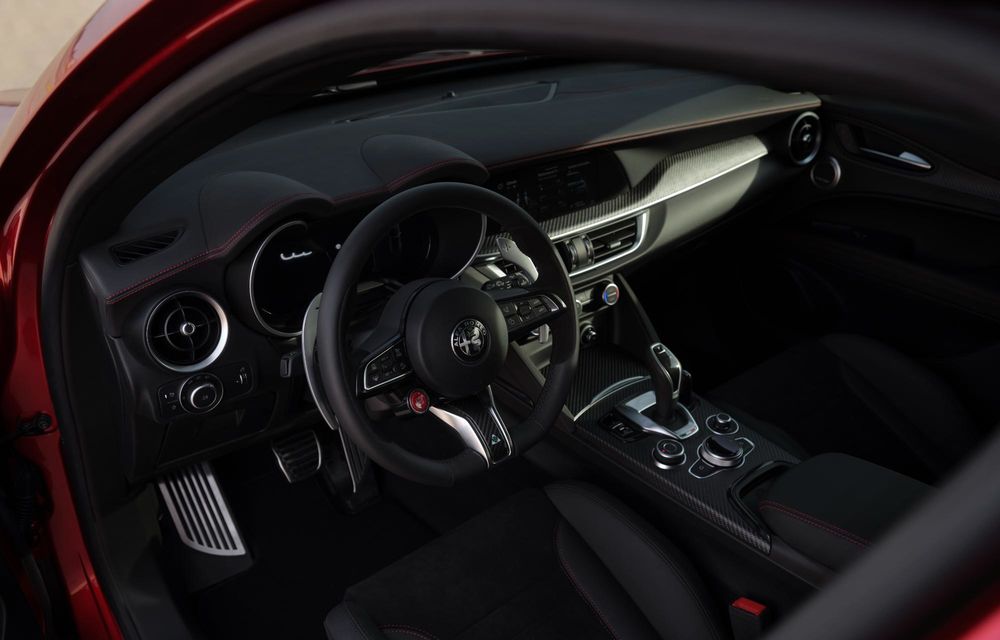 Noile Alfa Romeo Giulia și Stelvio Quadrifoglio Collezione: ediție specială produsă în 63 de exemplare - Poza 9