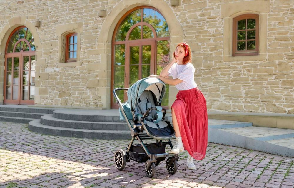 Lux pentru bebeluși! Mercedes-Benz lansează o gamă de cărucioare pentru copii - Poza 6