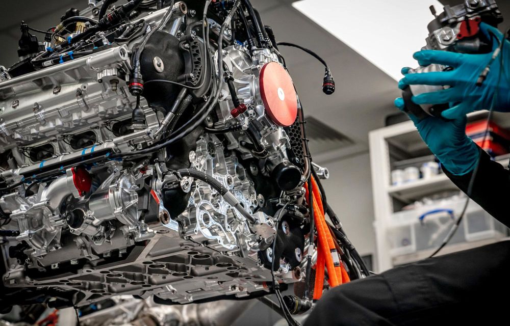 Guvernul Marii Britanii investește 10 milioane de lire în motoarele electrice Mercedes-AMG de nouă generație - Poza 2