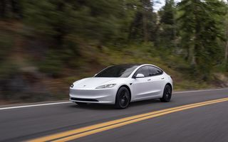 Cel mai ieftin Tesla Model 3 a ajuns în România: start de la 36.990 euro