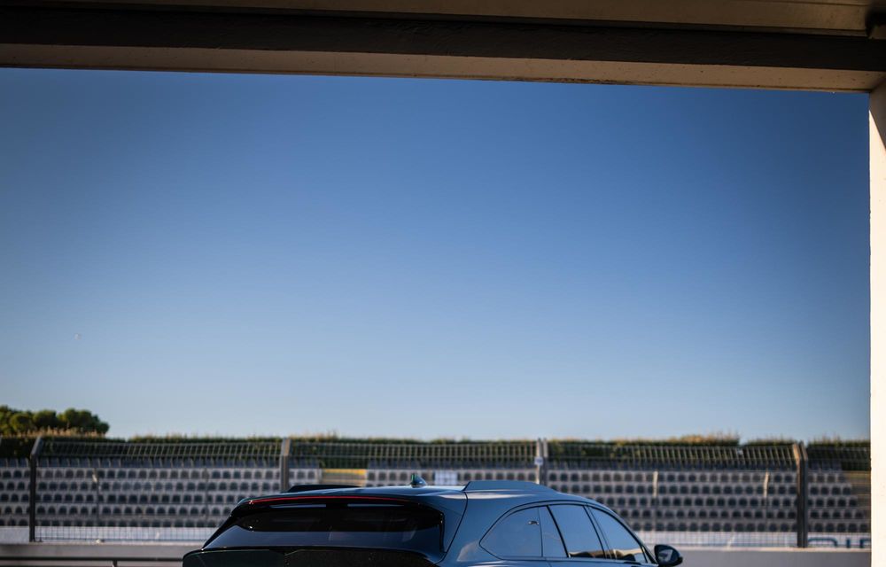 Genesis prezintă noul concept G90 Wingback, un break de performanță - Poza 8 Genesis prezintă noul concept G90 Wingback, un break de performanță - Poza 8