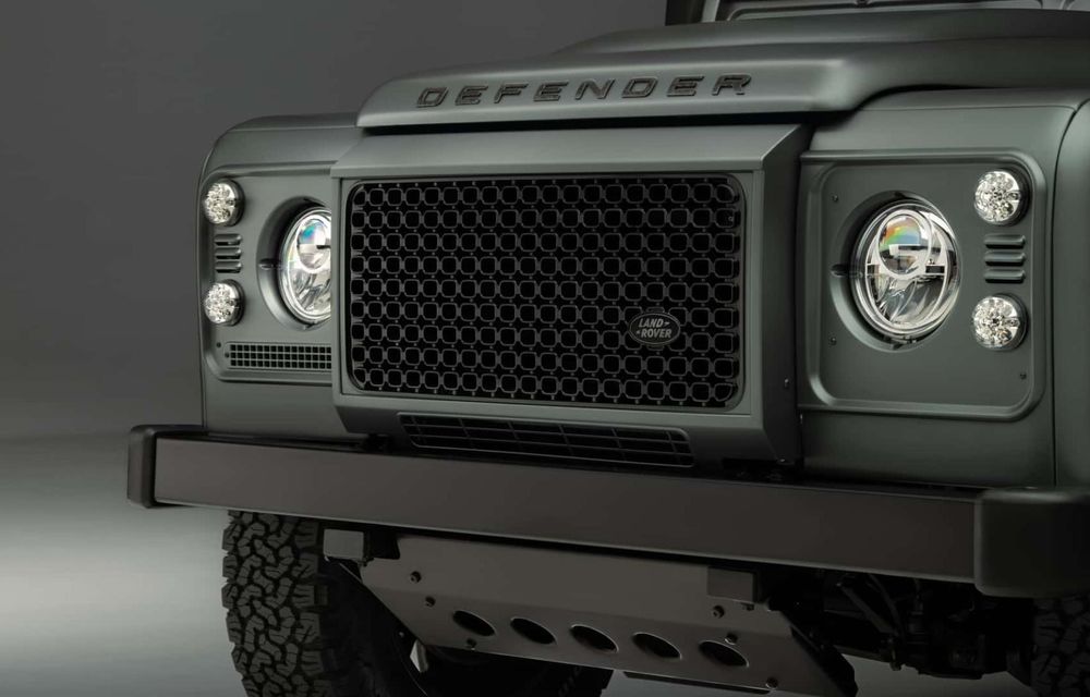Land Rover readuce pe piață clasicul Defender: culori noi, preluate de la Defender OCTA - Poza 7 Land Rover readuce pe piață clasicul Defender: culori noi, preluate de la Defender OCTA - Poza 7