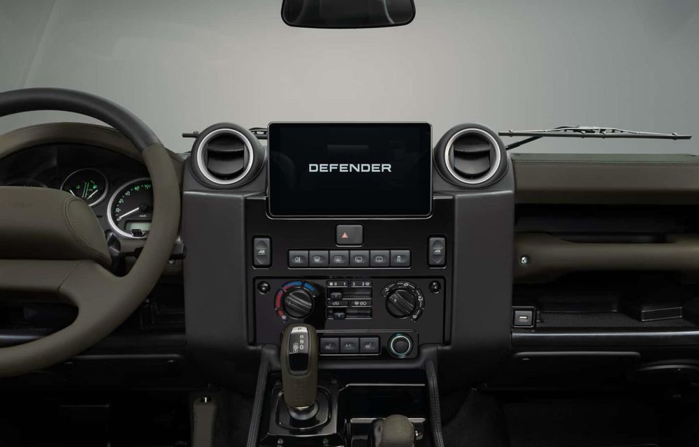 Land Rover readuce pe piață clasicul Defender: culori noi, preluate de la Defender OCTA - Poza 10 Land Rover readuce pe piață clasicul Defender: culori noi, preluate de la Defender OCTA - Poza 10