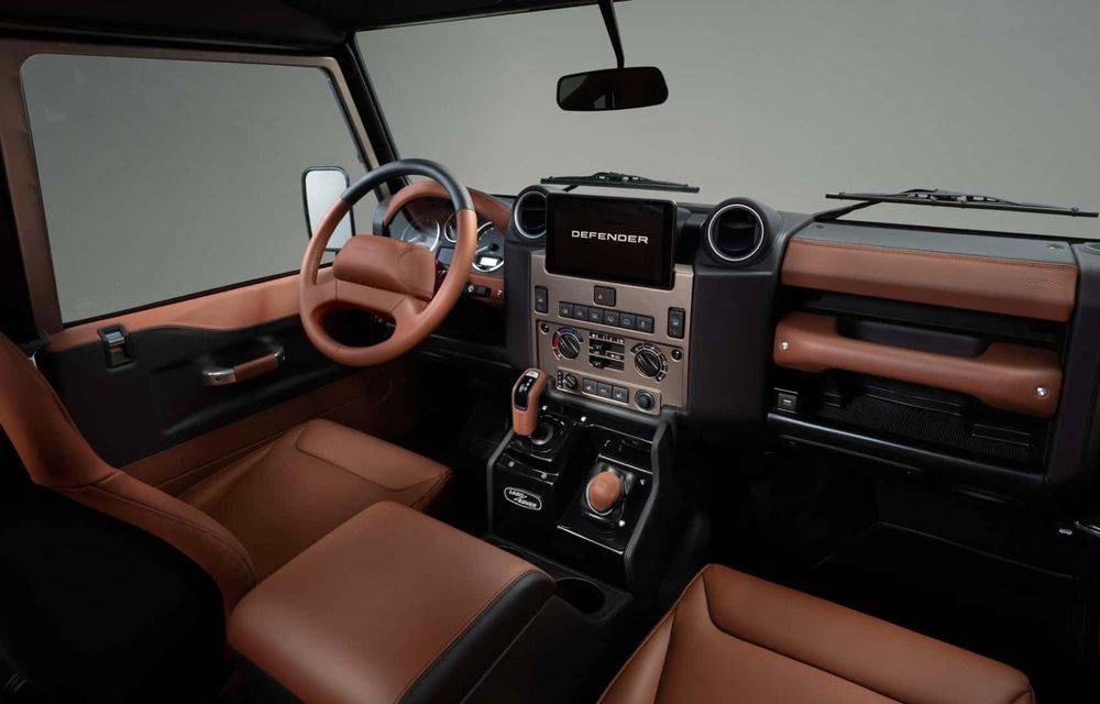 Land Rover readuce pe piață clasicul Defender: culori noi, preluate de la Defender OCTA - Poza 12 Land Rover readuce pe piață clasicul Defender: culori noi, preluate de la Defender OCTA - Poza 12