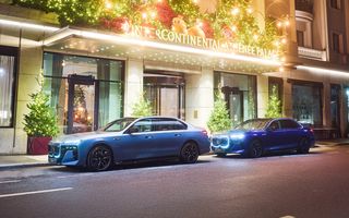 Două exemplare speciale BMW Seria 7 expuse în București: vopsea de 22.000 de euro Două exemplare speciale BMW Seria 7 expuse în București: vopsea de 22.000 de euro