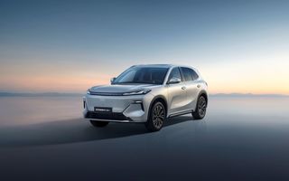 Geely lansează primul său SUV plug-in hybrid în România: start de la 37.000 euro Geely lansează primul său SUV plug-in hybrid în România: start de la 37.000 euro