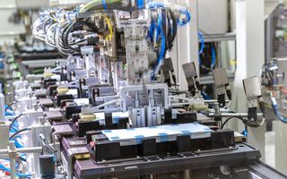 Volkswagen a început să producă baterii la noua sa uzină din Germania Volkswagen a început să producă baterii la noua sa uzină din Germania