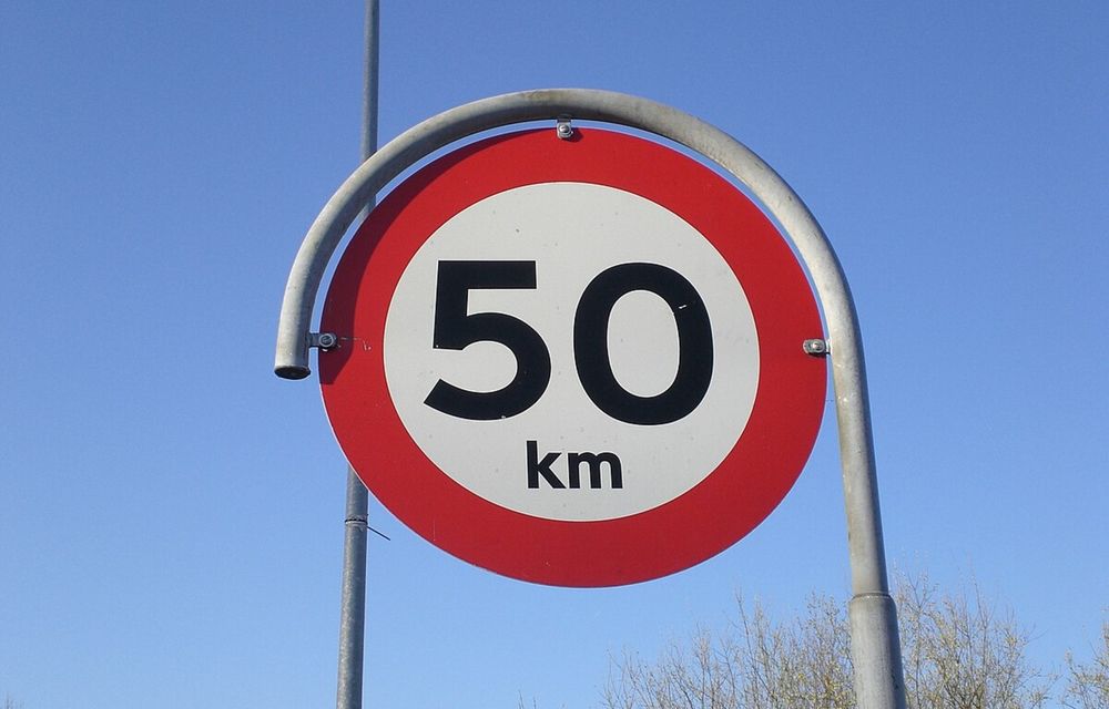 Franța va pedepsi depășirea limitei de viteză cu închisoare - Poza 1 Franța va pedepsi depășirea limitei de viteză cu închisoare - Poza 1