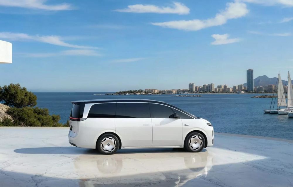 Noul Leapmotor D99, primul monovolum electric al mărcii chineze - Poza 6