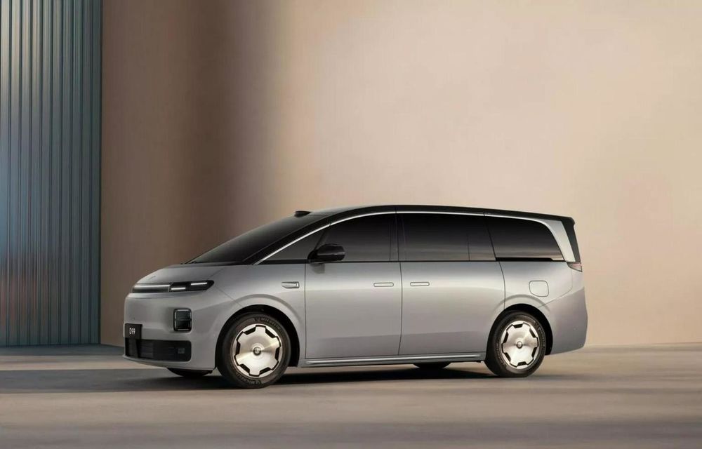 Noul Leapmotor D99, primul monovolum electric al mărcii chineze - Poza 1