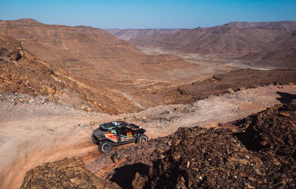 Premieră la Dakar: Dacia preia conducerea după a doua probă specială - Poza 2