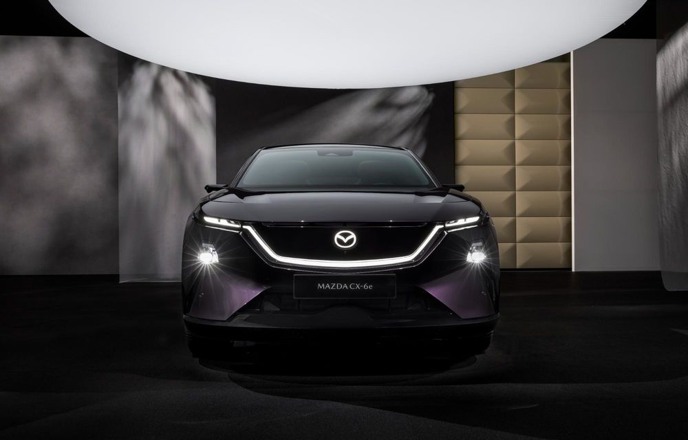 Noua Mazda CX-6e: SUV electric cu autonomie de 484 kilometri - Poza 2