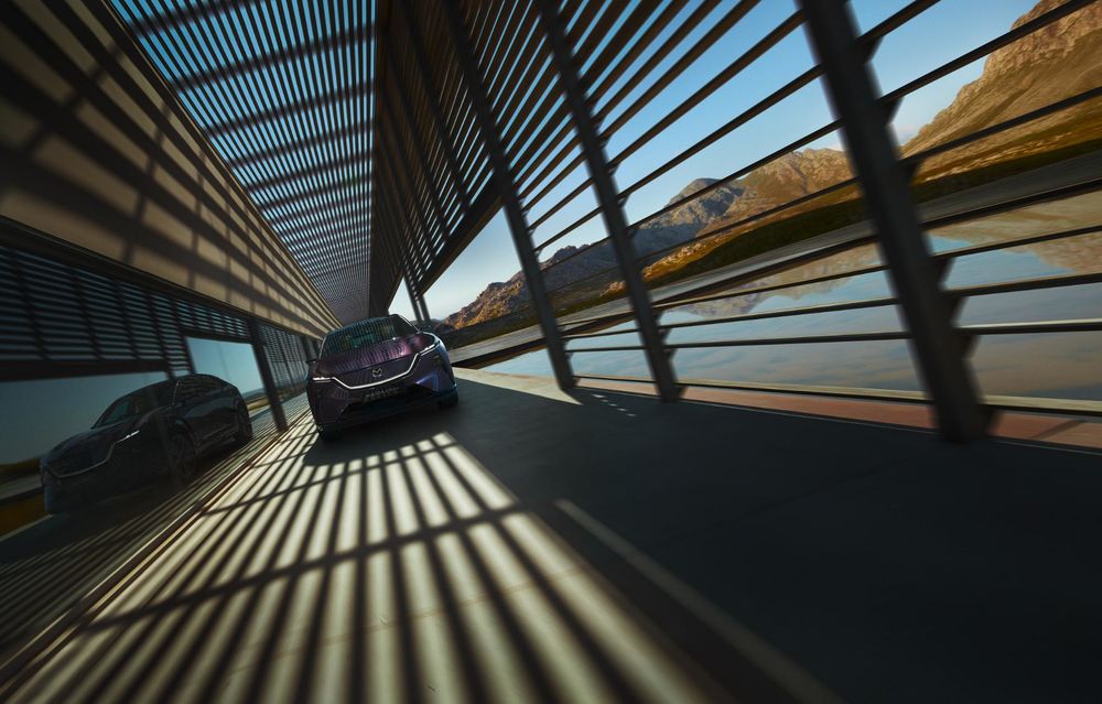 Noua Mazda CX-6e: SUV electric cu autonomie de 484 kilometri - Poza 13