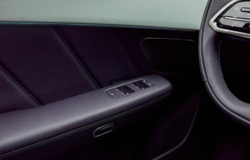 Noua Mazda CX-6e: SUV electric cu autonomie de 484 kilometri - Poza 67