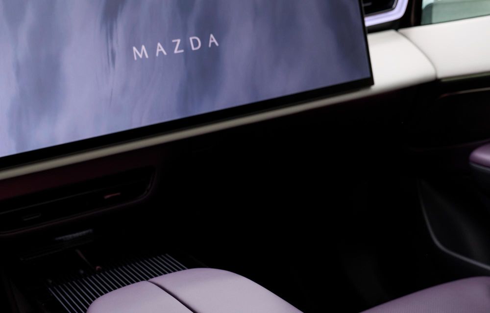 Noua Mazda CX-6e: SUV electric cu autonomie de 484 kilometri - Poza 76