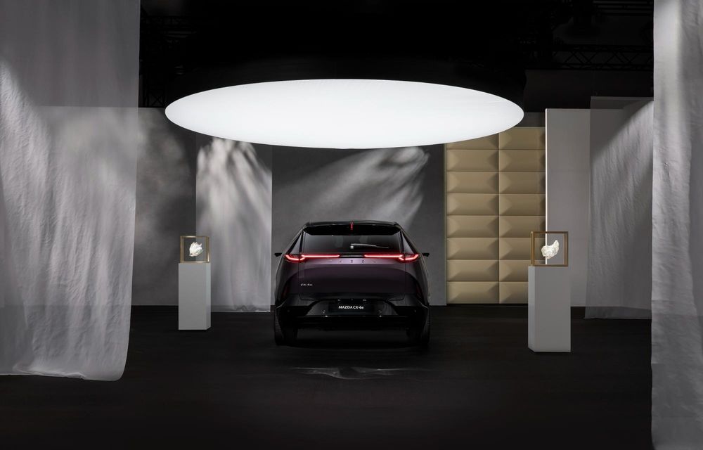 Noua Mazda CX-6e: SUV electric cu autonomie de 484 kilometri - Poza 103