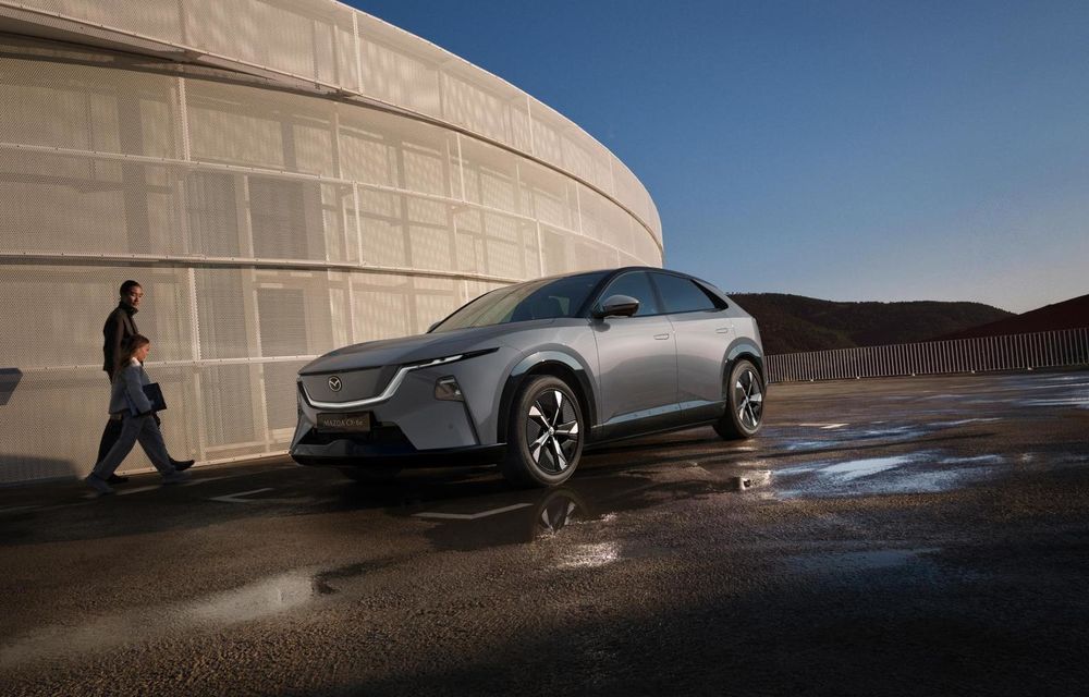 Noua Mazda CX-6e: SUV electric cu autonomie de 484 kilometri - Poza 1
