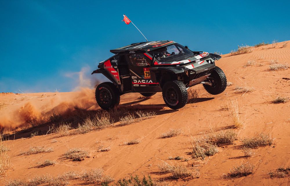 Premieră în Dakar 2026: Prima dublă pentru Dacia Sandriders. Al-Attiyah preia conducerea - Poza 2 Premieră în Dakar 2026: Prima dublă pentru Dacia Sandriders. Al-Attiyah preia conducerea - Poza 2