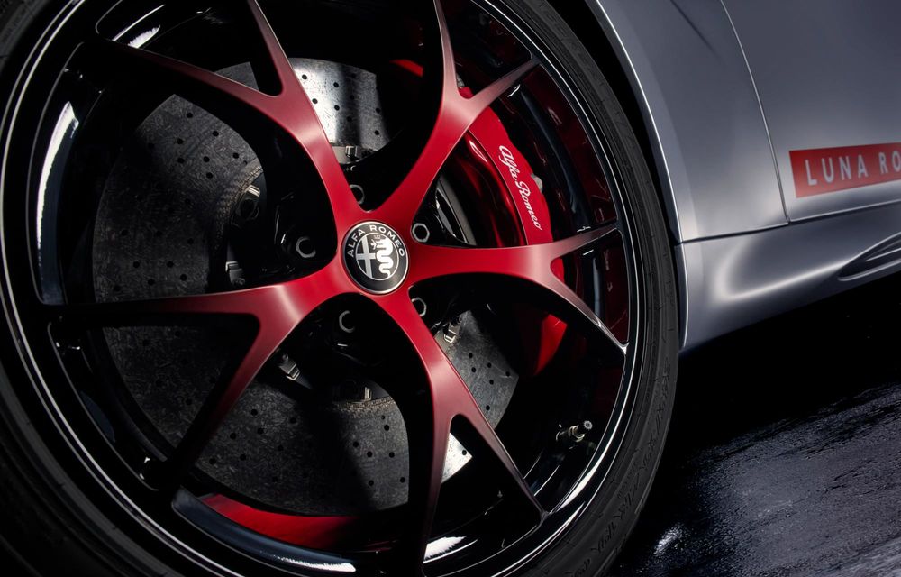 Noua Alfa Romeo Giulia Quadrifoglio Luna Rossa: ediție limitată la 10 exemplare - Poza 10