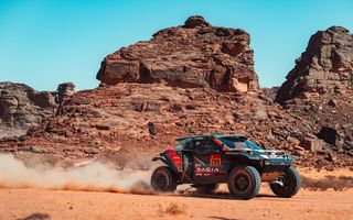 Raliul Dakar 2026: Dacia rămâne la conducere în ciuda problemelor de navigație