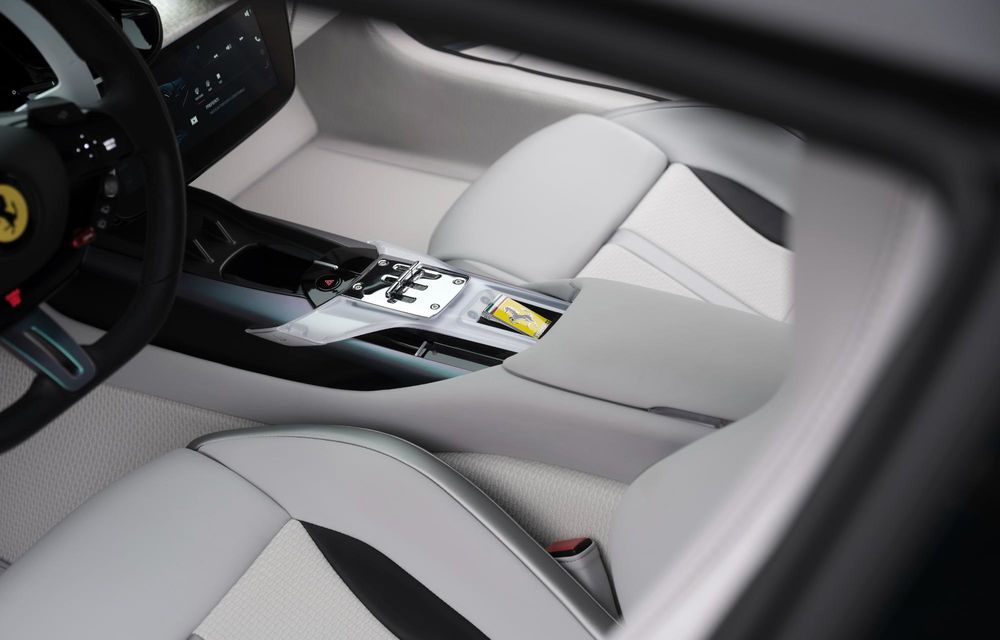 Ferrari 12Cilindri Tailor Made: exemplar unicat creat în colaborare cu 4 artiști coreeni - Poza 6