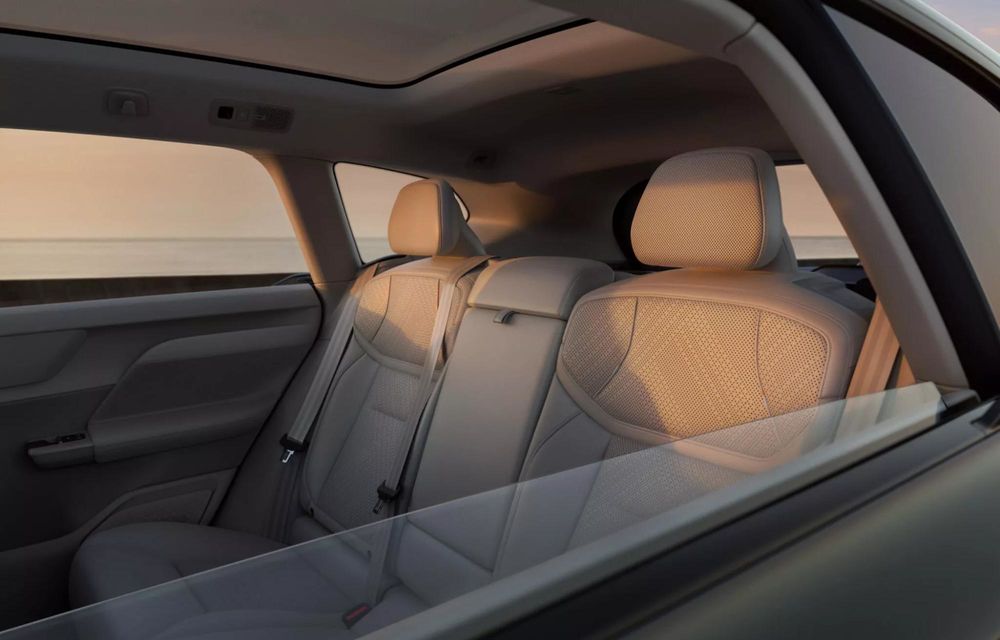 Volvo prezintă noul EX60, pur electric: până la 680 CP și 810 km autonomie - Poza 25