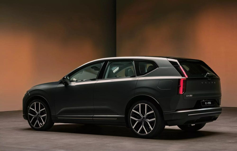 Volvo prezintă noul EX60, pur electric: până la 680 CP și 810 km autonomie - Poza 8
