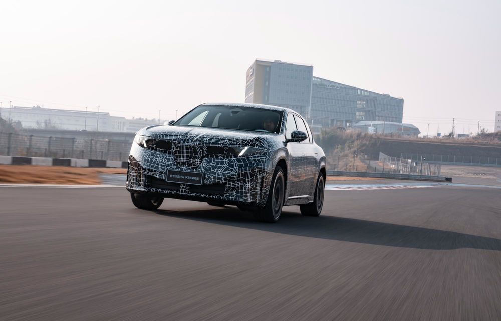 BMW: primele imagini cu noua variantă alungită a lui iX3, pentru piața din China - Poza 6 BMW: primele imagini cu noua variantă alungită a lui iX3, pentru piața din China - Poza 6
