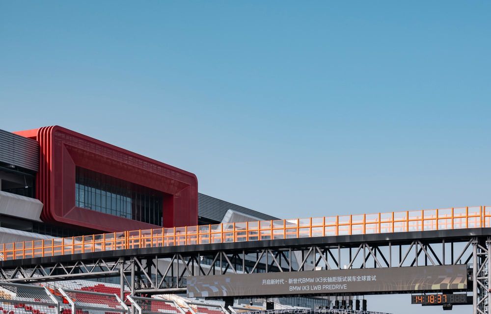BMW: primele imagini cu noua variantă alungită a lui iX3, pentru piața din China - Poza 50 BMW: primele imagini cu noua variantă alungită a lui iX3, pentru piața din China - Poza 50
