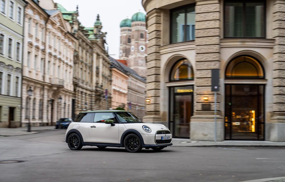 Ediție specială Paul Smith pentru întreaga familie Mini Cooper. Disponibilă și în România - Poza 5