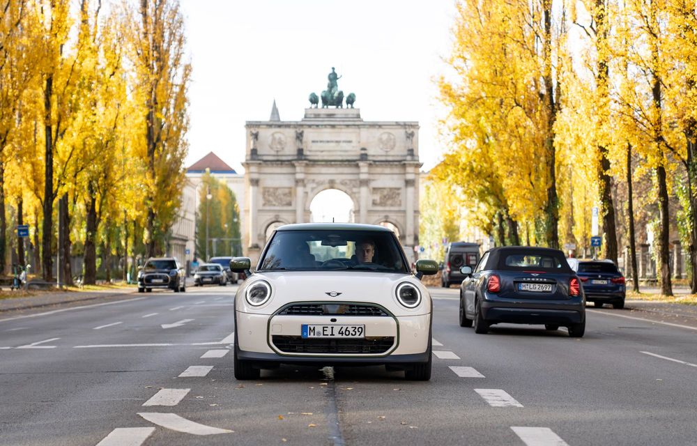 Ediție specială Paul Smith pentru întreaga familie Mini Cooper. Disponibilă și în România - Poza 4