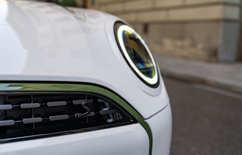 Ediție specială Paul Smith pentru întreaga familie Mini Cooper. Disponibilă și în România - Poza 10