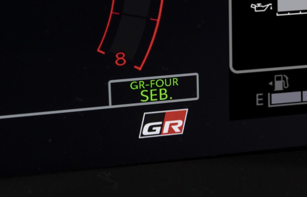 Încă o ediție specială pentru Toyota GR Yaris: marchează cele 9 titluri ale lui Sebastien Ogier în WRC - Poza 8