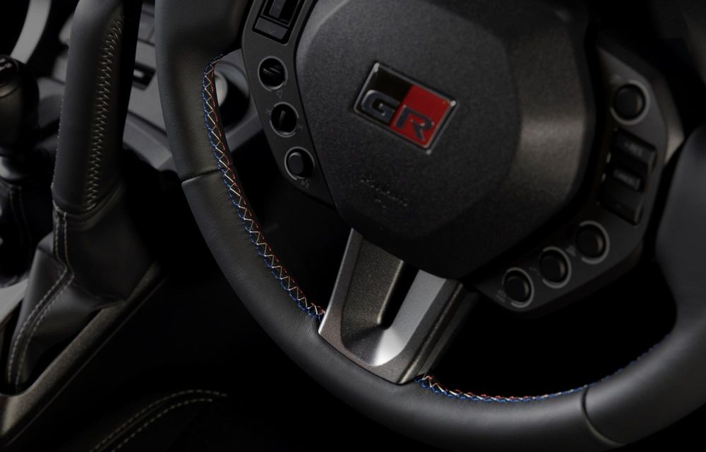 Încă o ediție specială pentru Toyota GR Yaris: marchează cele 9 titluri ale lui Sebastien Ogier în WRC - Poza 12