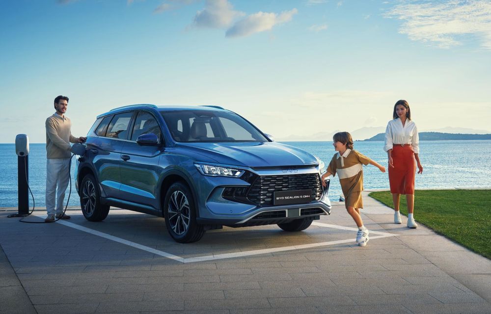 Noul BYD Sealion 5 DM-i a ajuns în România: start de la 27.600 euro - Poza 3 Noul BYD Sealion 5 DM-i a ajuns în România: start de la 27.600 euro - Poza 3