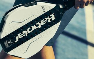 Lamborghini: colaborare cu Babolat pentru o nouă rachetă de padel