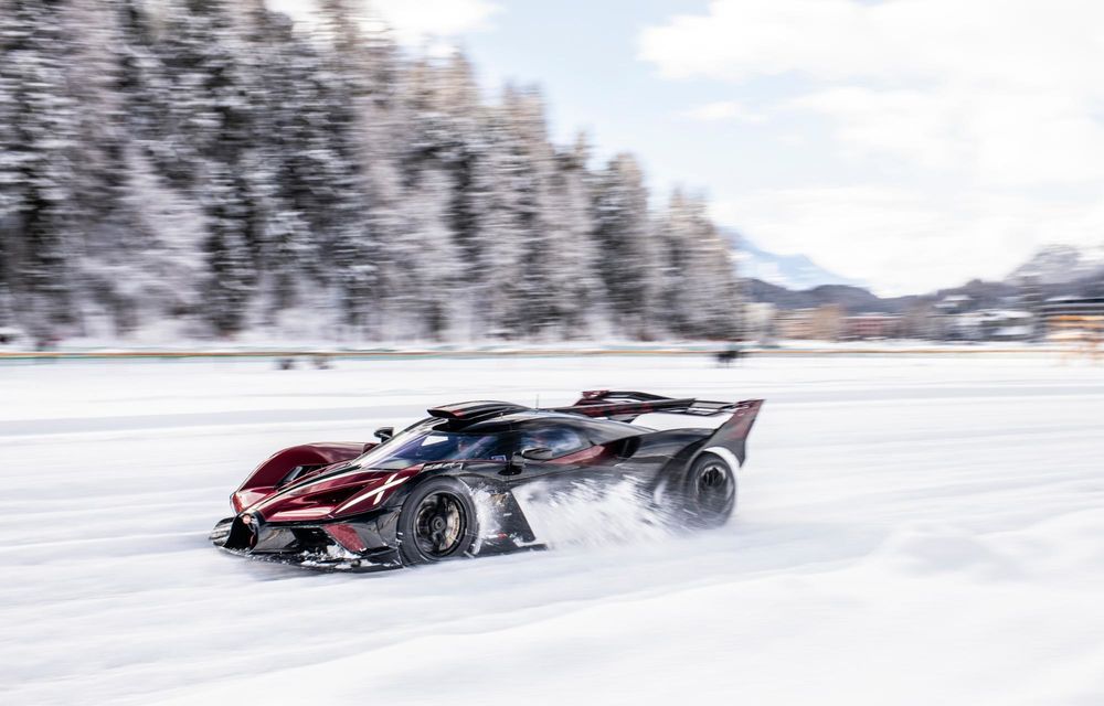 Bugatti a scos modelele sale exotice pe zăpada din Elveția - Poza 6