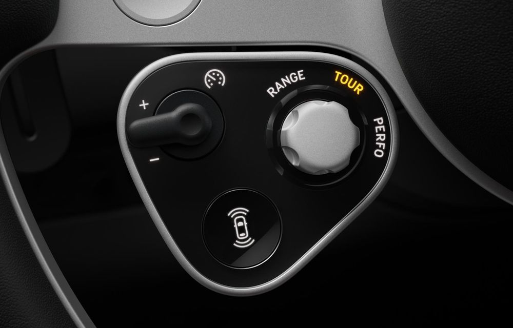 Ferrari: primele imagini cu interiorul noului model electric Luce - Poza 11